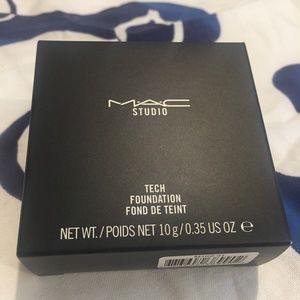 MAC Studio Tech Foundation NW44